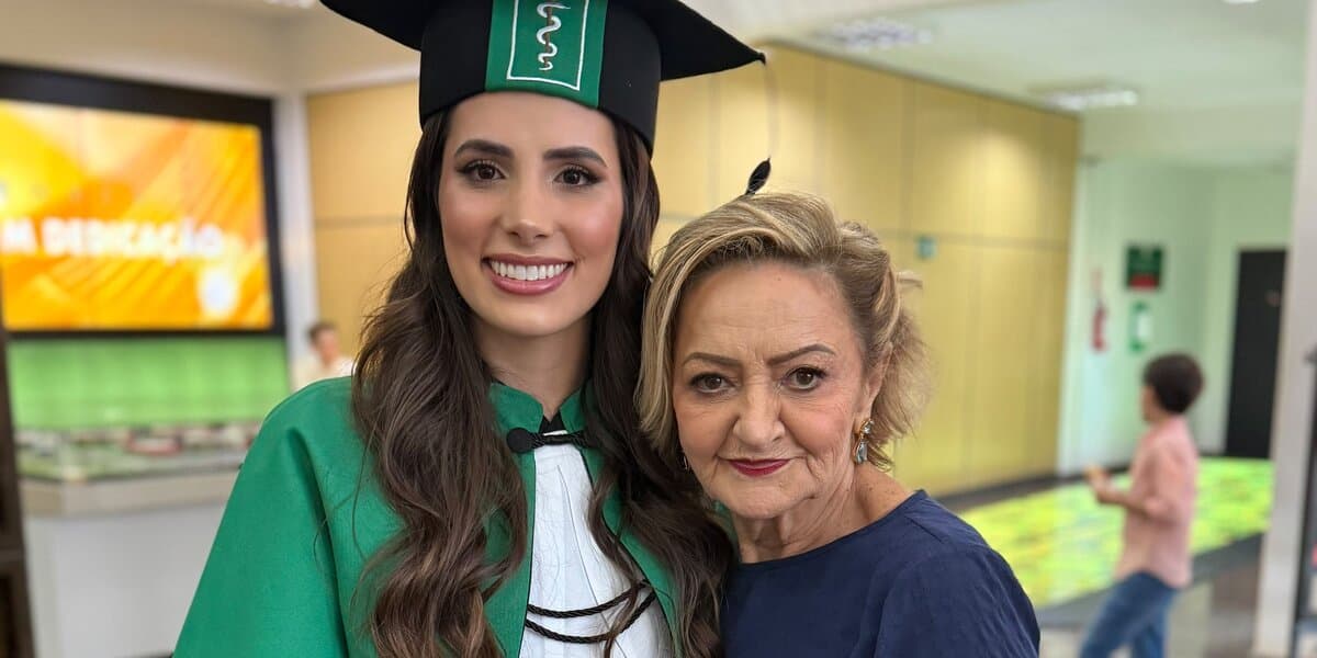 De geração em geração: presente de avó marca formatura de acadêmica de Medicina do Centro FAG