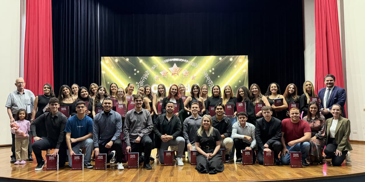 Acadêmicos de Direito participam da 1ª Cerimônia do Vade no Centro FAG
