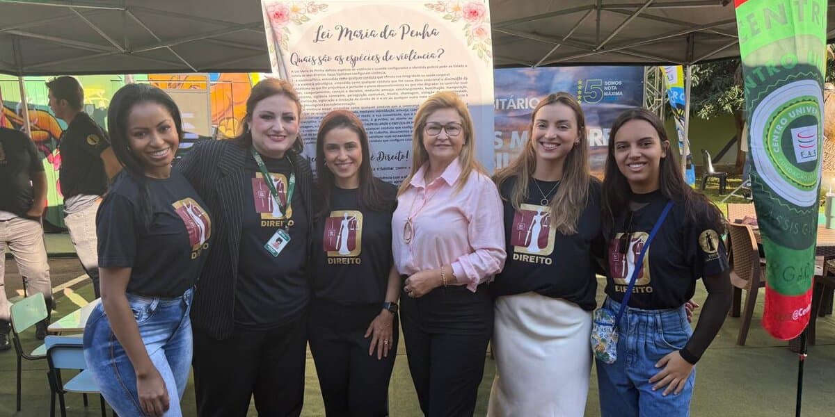 Acadêmicos de Direito e Psicologia participam da VI Feira da Mulher em Cascavel