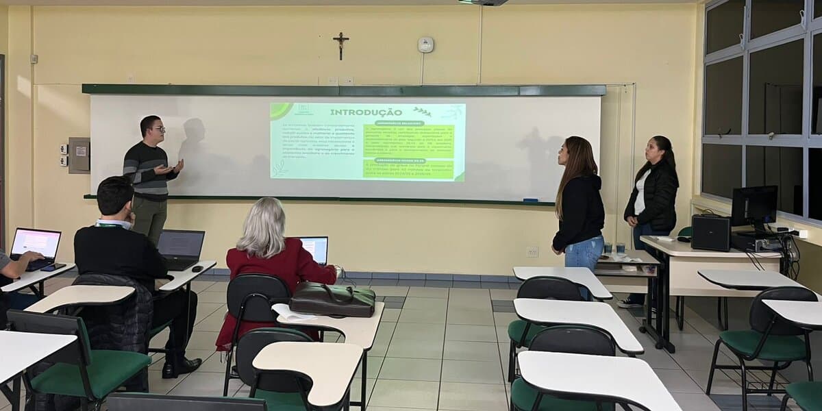 Segundo dia do III Simpósio de Pesquisa da FAG Toledo registra a apresentação de 113 trabalhos 