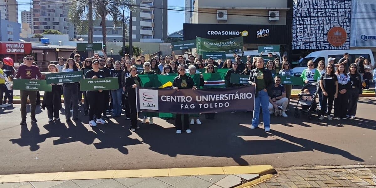 FAG Toledo marca presença no desfile cívico de 7 de Setembro em Toledo