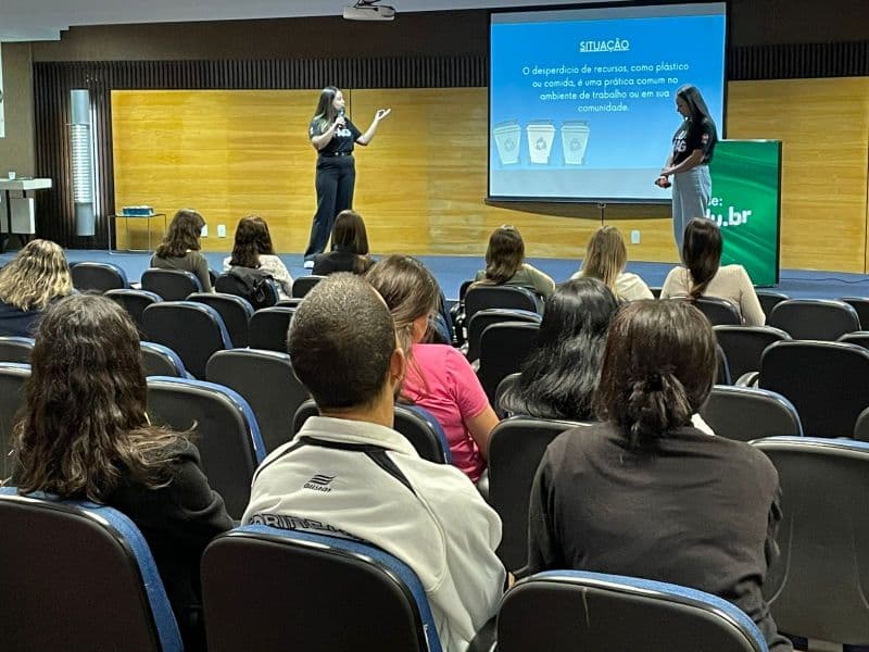 FAG Toledo renova convênio de capacitações para profissionais da Cozinha Social 