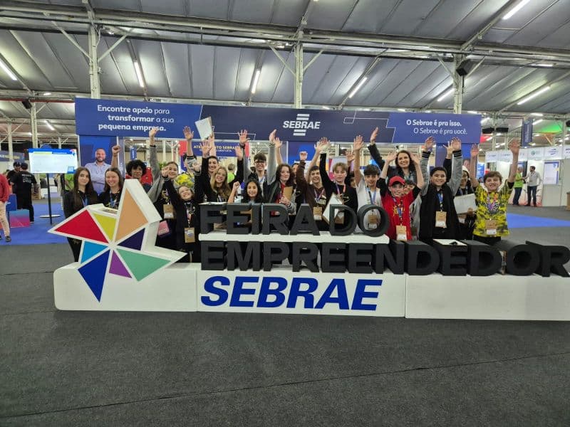 Alunos da Escola de Negócios visitam Feira do Empreendedor SEBRAE