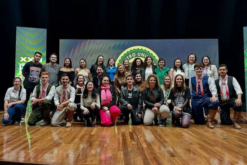 Noite cultural do XXIII ECCI evidencia a importância do conhecimento científico e da arte
