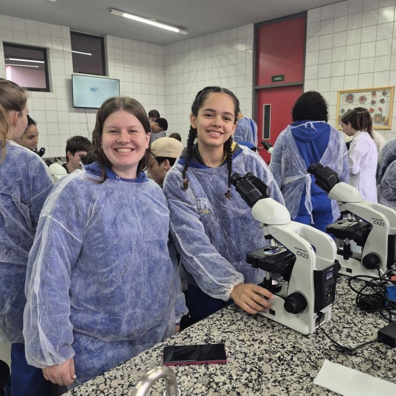 ExploraBio recebe mais de 100 alunos do Colégio Estadual Marílis em visita educativa ao Centro FAG