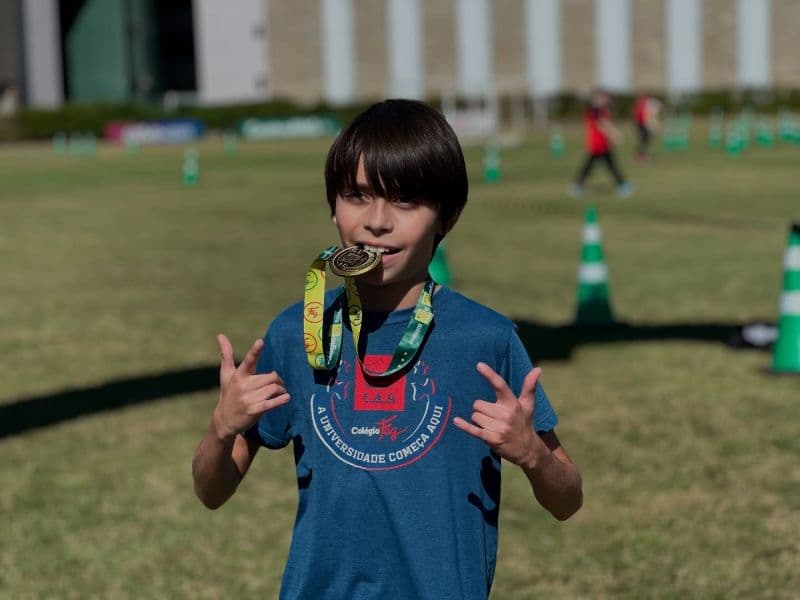Festival de Mini Atletismo do Colégio FAG estimula a prática esportiva e a competição saudável