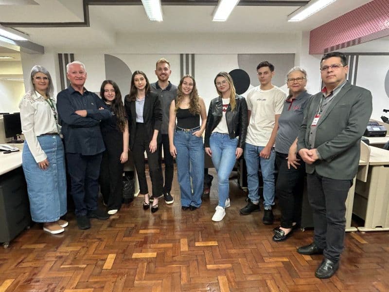 Acadêmicos visitam um dos escritórios de contabilidade mais tradicionais de Toledo