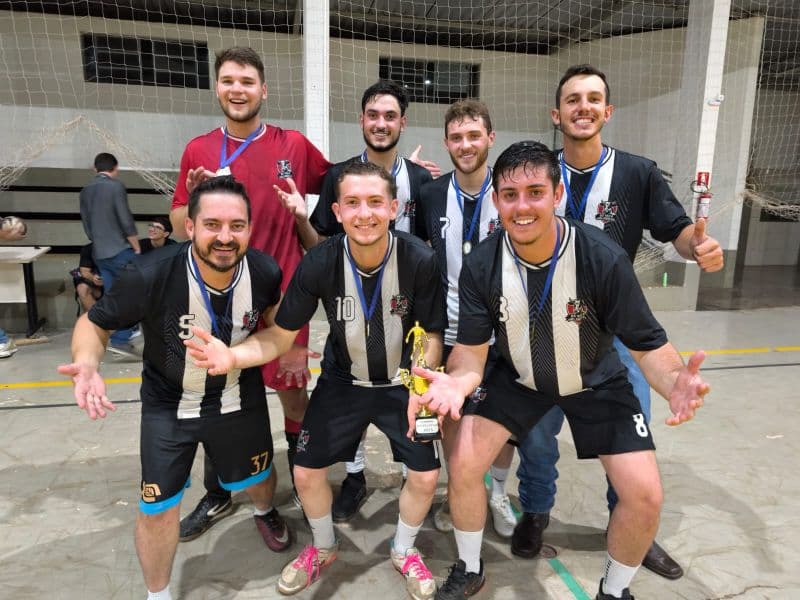 Equipe "Vaca Holandesa" vence os jogos interclasses da FAG Toledo