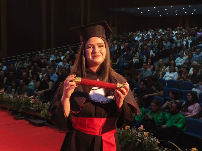 FAG Toledo realiza duas sessões de formatura no Teatro Municipal 