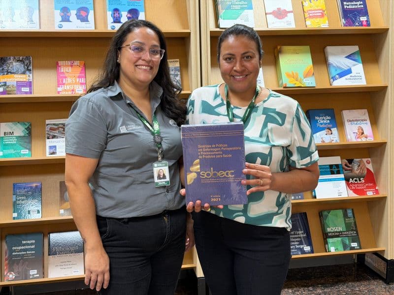 Biblioteca do Centro FAG recebe exemplar de obra da SOBECC