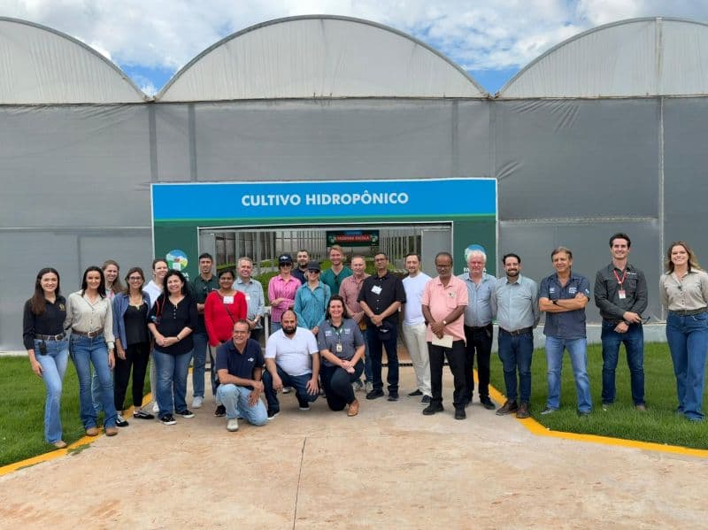Vencedora do Prêmio Internacional da Alimentação e comitiva visitam Fazenda Escola